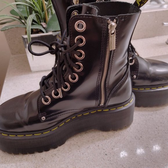 Doc Martens - Picture 3 of 5